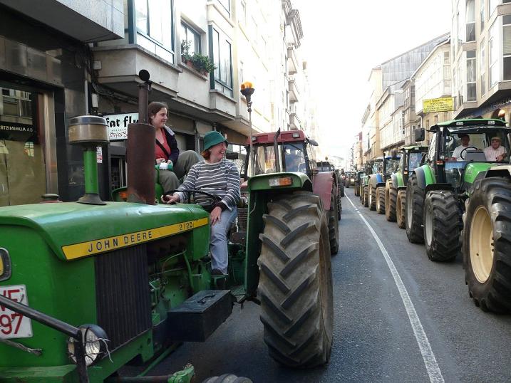 A tractorada continúa polas rúas de Compostela (17/06/2009)