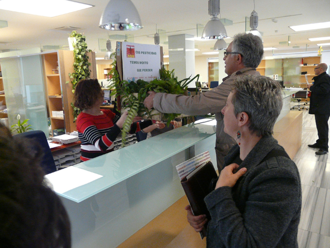 Sinaturas contra fumigacións