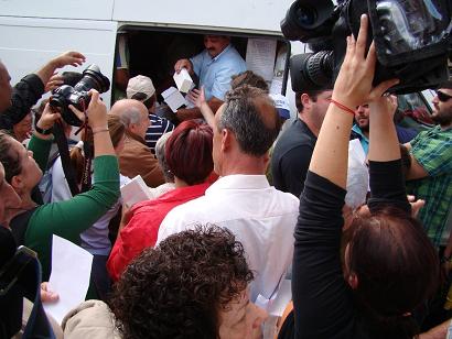 Reparto de leite na Praza Roxa(5)