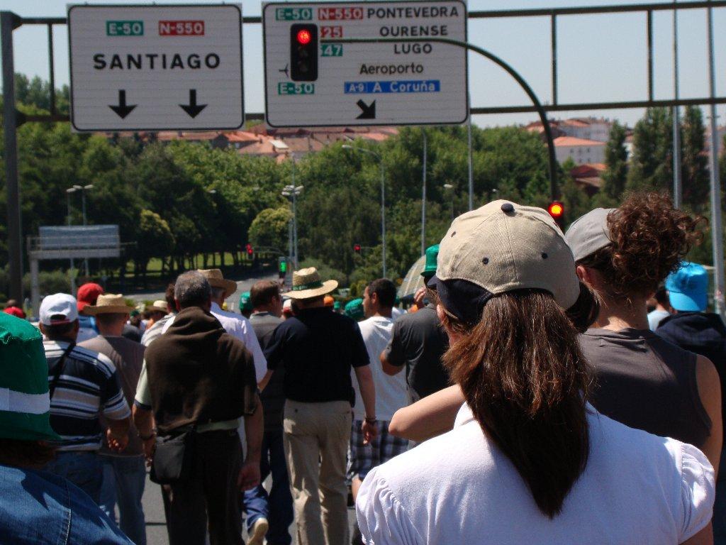 O sector leiteiro mobilízase para esixir que hoxe en Madrid non se firme ningún acordo por embaixo de custos de produción (20/07/09)