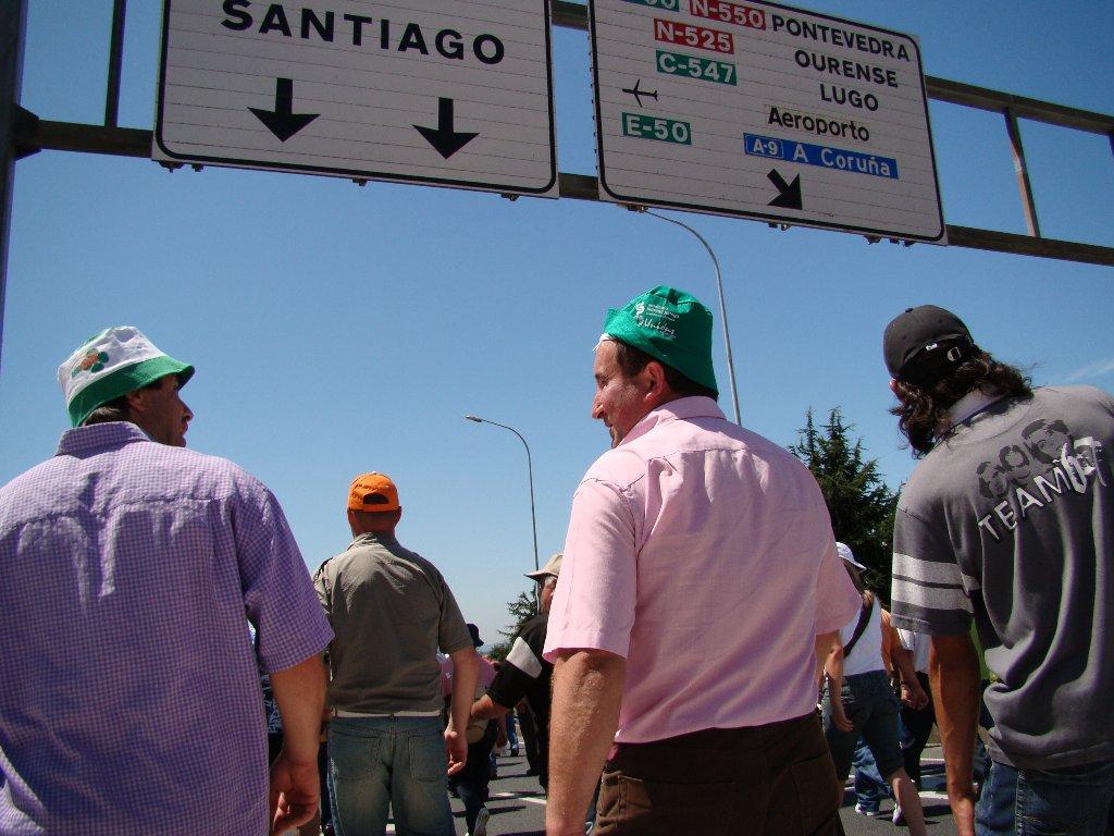 O sector leiteiro mobilízase para esixir que hoxe en Madrid non se firme ningún acordo por embaixo de custos de produción (20/07/09)
