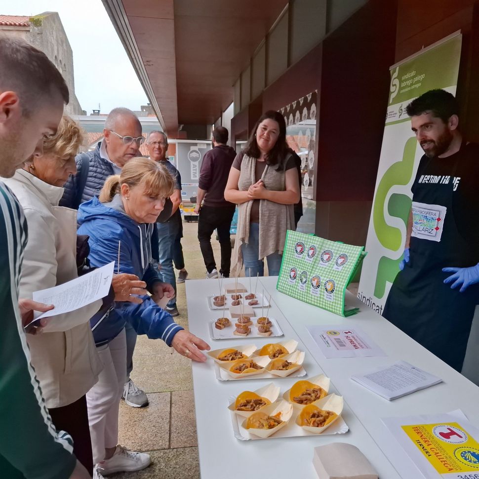 Campaña informativa “Polo Futuro da Tenreira Suprema e da Gandaría en Extensivo” e degustación para alertar sobre a industrialización da IXP Ternera Galega
