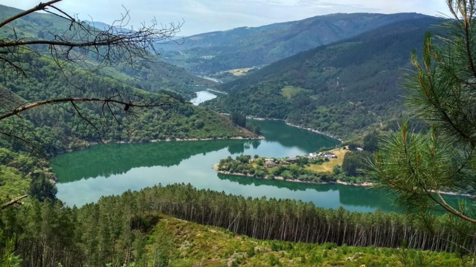 O SLG insta ao concello da Fonsagrada a recoñecer a propiedade da veciñanza sobre 29 escolas unitarias