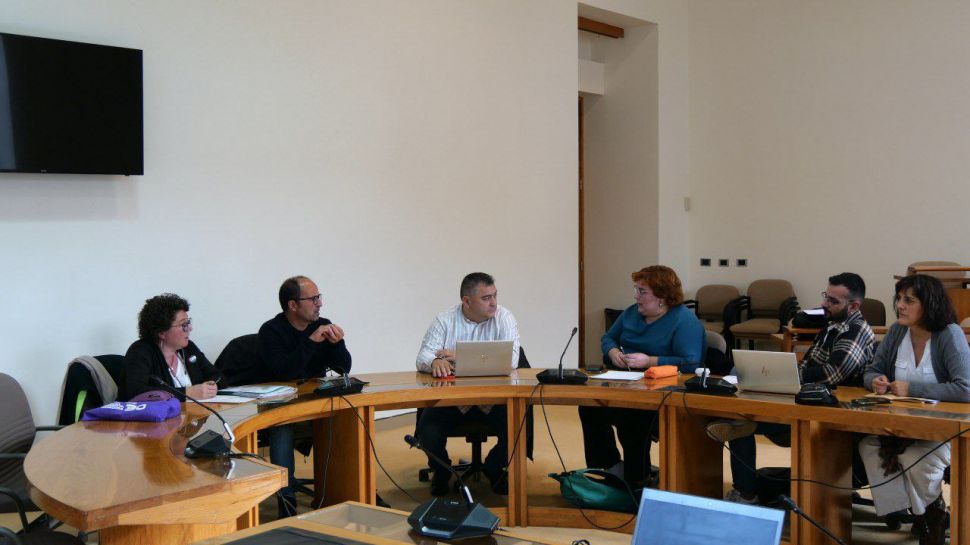 Reunión cos grupos parlamentares do BNG e PSdG para solicitar accións a nivel galego e europeo que impidan a expulsión das organizacións sociais do Consello da Minaría