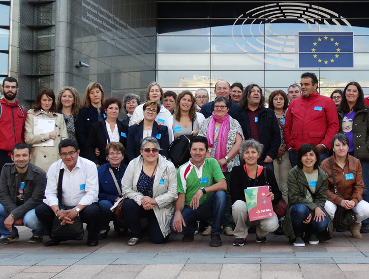 Unha comitiva do SLG participa dende hoxe no Parlamento Europeo nun seminario para analizar a crise do sector lácteo