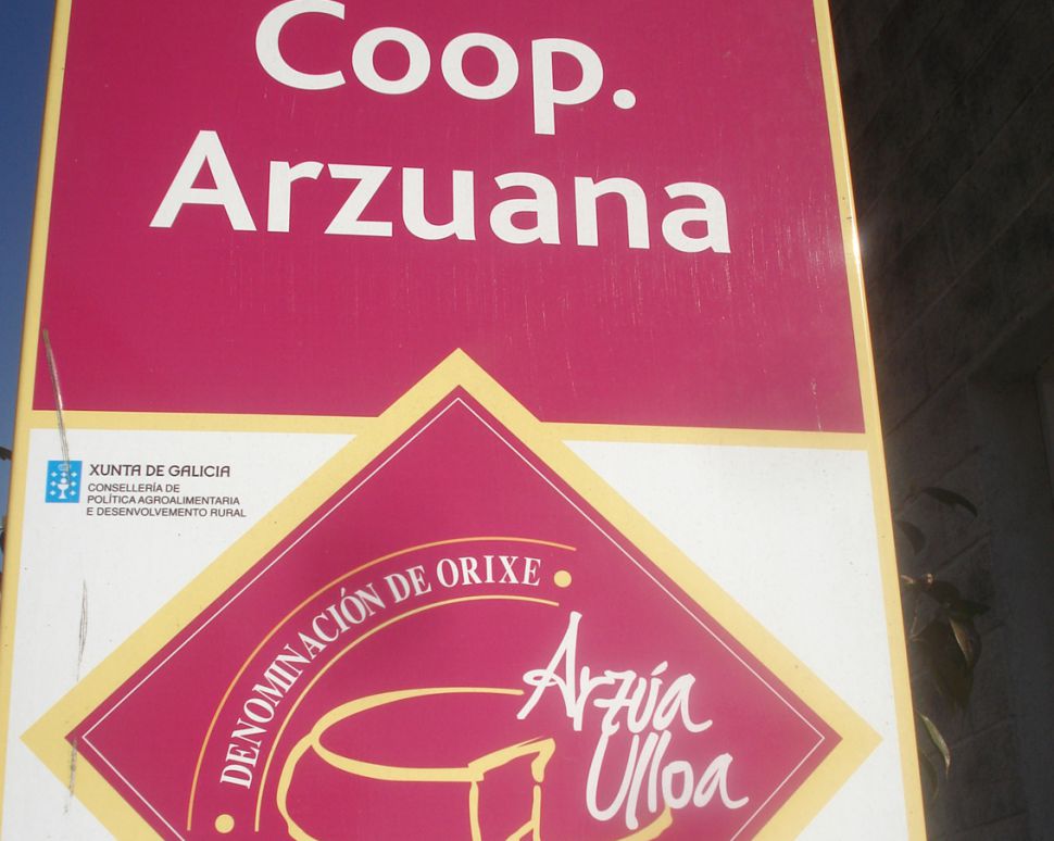 O SLG denuncia prezos de miseria en La Arzuana no leite recollido ás explotacións socias en setembro