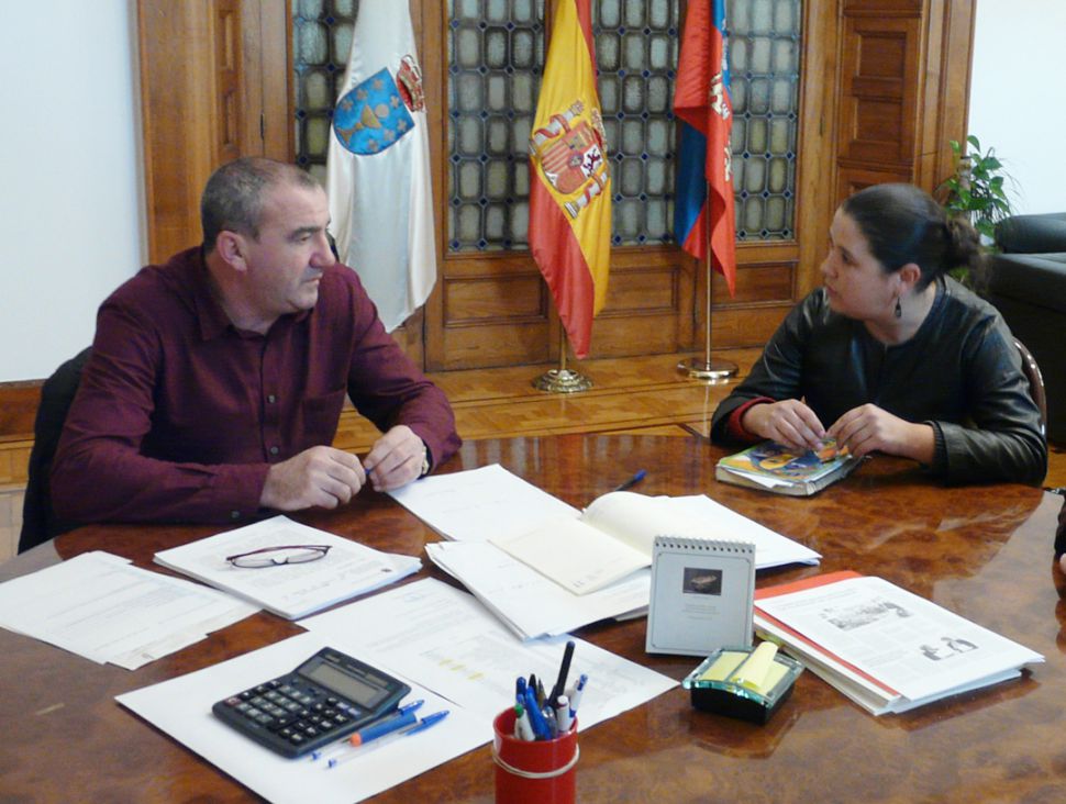 O SLG e a Deputación de Lugo buscan solucións ao baleiro en formación agraria deixado polos recortes da Xunta