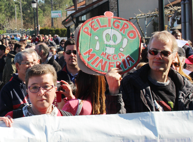 contraMINAcción leva a súa campaña contra a mina de Touro e O Pino a cidades como Vigo, Ourense e Bos Aires
