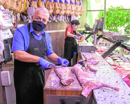 O SLG insta a Medio Rural a convocar axudas por granxa na Galiza para ovino, caprino e vacún de carne