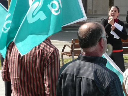 O SLG manifestase en Oroso contra os impagos de Lácteos Tambre e as prácticas mafiosas do Clan dos Sangiao