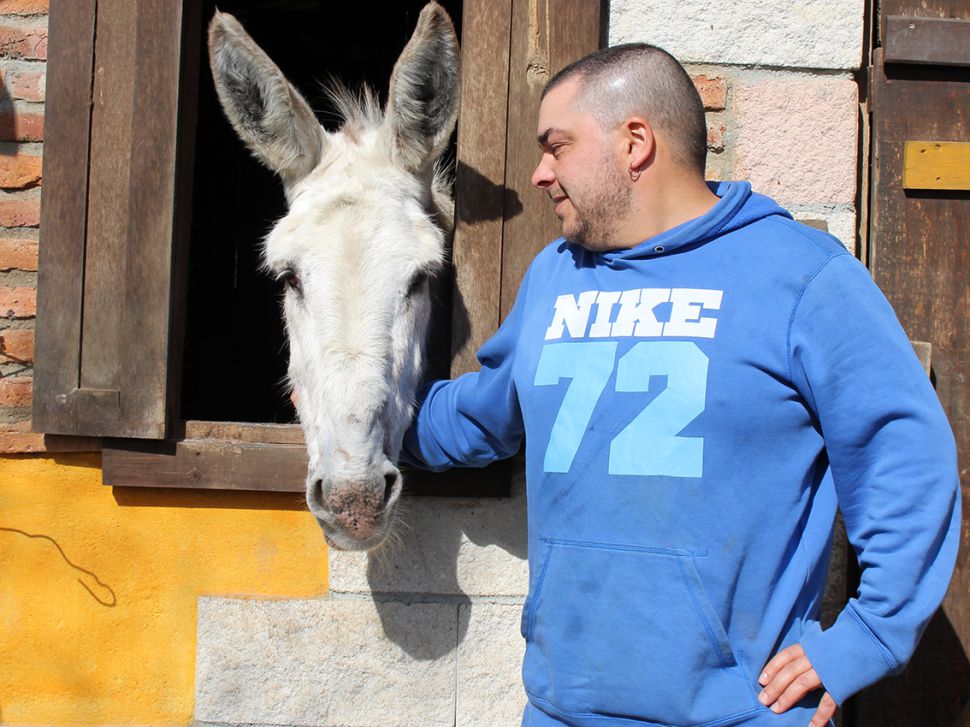 Santi Rodríguez, labrego en Cartelle: “No comezo da actividade hai que ir amodo e asumir que só vas sobrevivir”