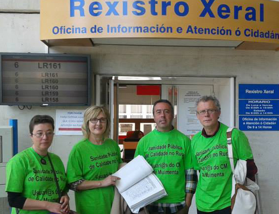 1.500 sinaturas da veciñanza de Muimenta para defender o seu dereito a unha atención sanitaria digna