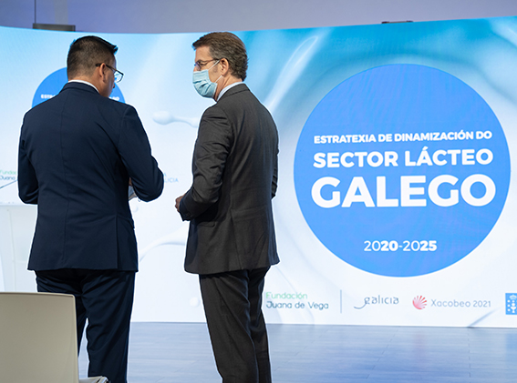 Feijóo anuncia o seu enésimo plan para o sector lácteo tras pechar a metade das granxas galegas dende 2009