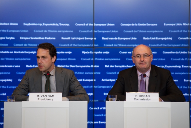 Coas novas medidas da Comisión Europea para o sector lácteo desbaldiranse 1.000 millóns para perpetuar a crise