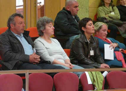 A conselleira de Medio Rural ponse do lado das industrias e abandona á súa sorte ás explotacións afectadas polos impagos de Lácteos Tambre