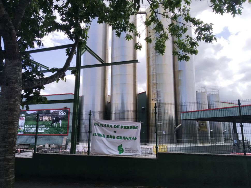 O Sindicato Labrego Galego sinala que as industrias son as responsábeis da baixada do prezo do leite
