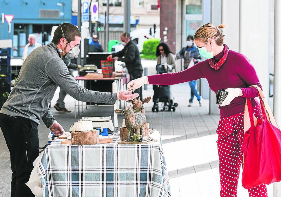 SLG e FRUGA elaboran un protocolo sanitario para instar a Medio Rural a reabrir os mercados de proximidade