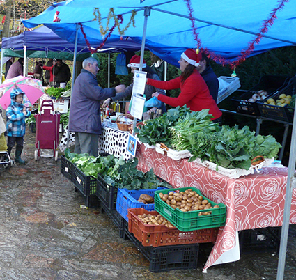 O Mercado do Alimento Labrego de Teo consolídase coa Festa de Inverno tras medio ano de andaina