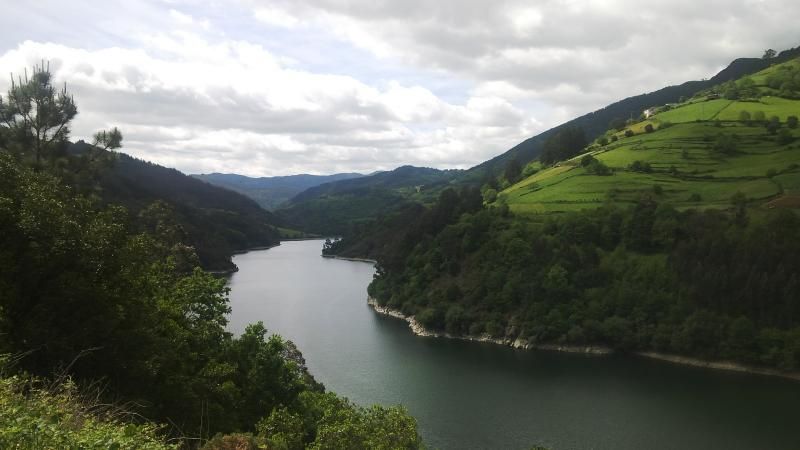 A veciñanza de As Nogais alerta do risco de demolición das pizarras do río Navia