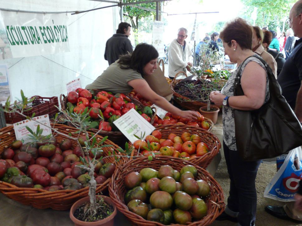 O Ministerio de Agricultura desenténdese dos mercados de proximidade e 600 organizacións do Estado reclamamos a súa reapertura diante de Sanidade e Consumo