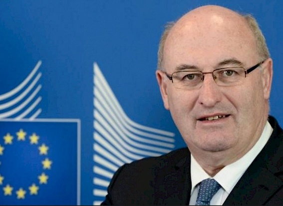 O SLG considera inxustificable a ampliación do prazo para cobrar a PAC e pide a dimisión do comisario Phil Hogan