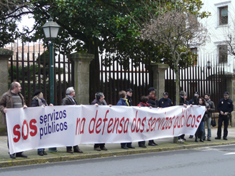 O SLG apoiou a concentración de SOS Sanidade Pública diante do Parlamento Galego