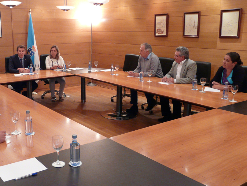 Feijóo segue sen comprometer solucións á crise do sector lácteo e pásalle a pelota ao Ministerio de Agricultura